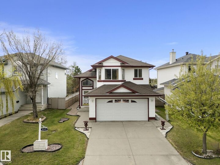 Property Photo:  9315 162 Avenue NW  AB T5Z 3N2 