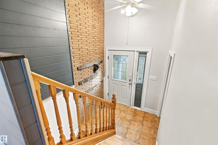 Property Photo:  5708 47 Avenue  AB T9M 1T9 