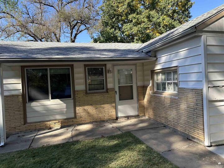 Property Photo: 220 Summit Avenue KS 66502