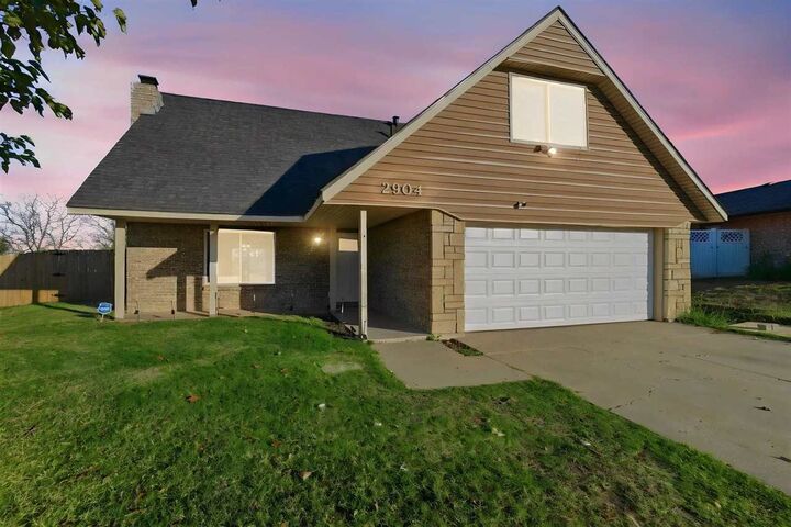 Property Photo:  2904 NE Bellevue Cir  OK 73507 