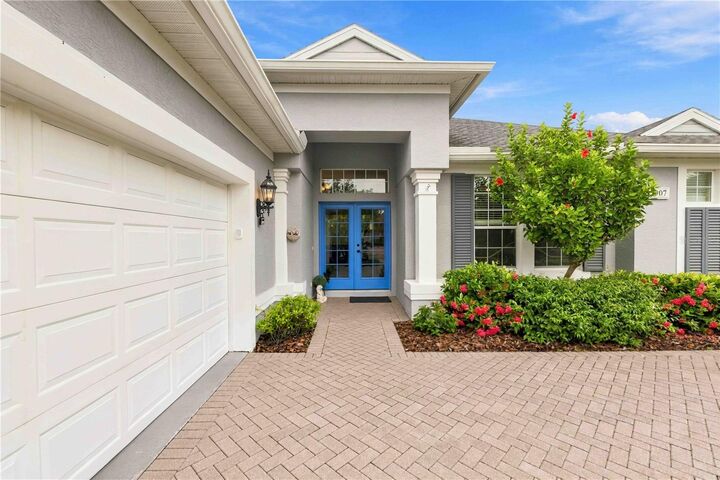 Property Photo: 7907 Ashley Circle FL 34201