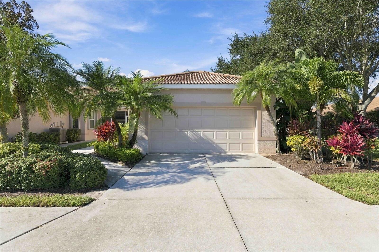 Property Photo: 8216 Ashford Falls Court FL 34243