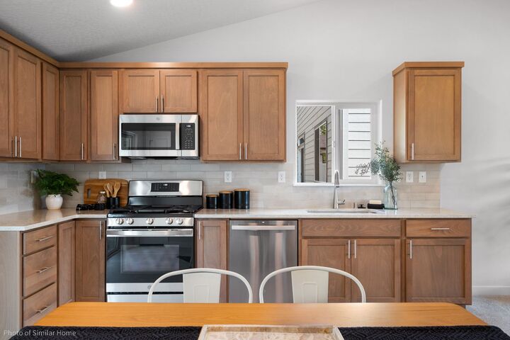 Property Photo: 10448 Dufferin Drive MT 59808