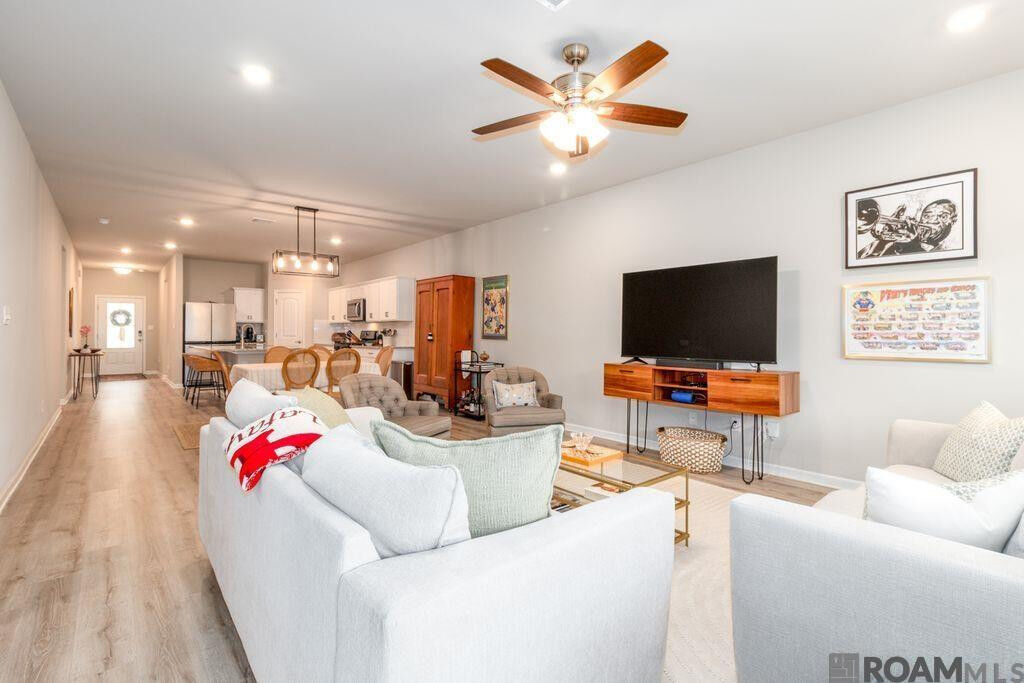 Property Photo: 6407 Tiger Pointe Dr LA 70817