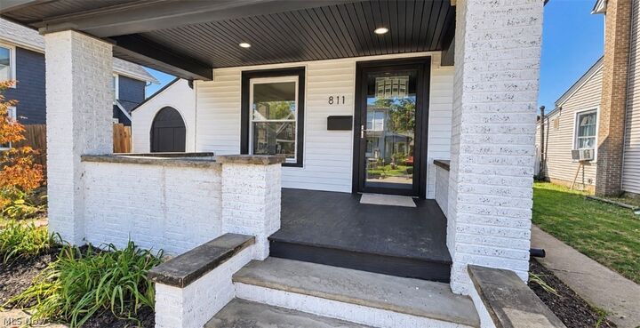 Property Photo:  811 7th Street SW  OH 44647 
