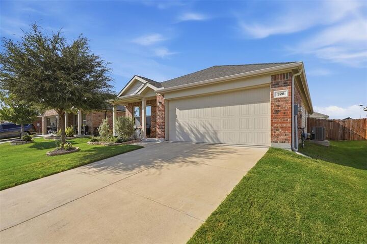 Property Photo:  328 Falling Star Drive  TX 76052 