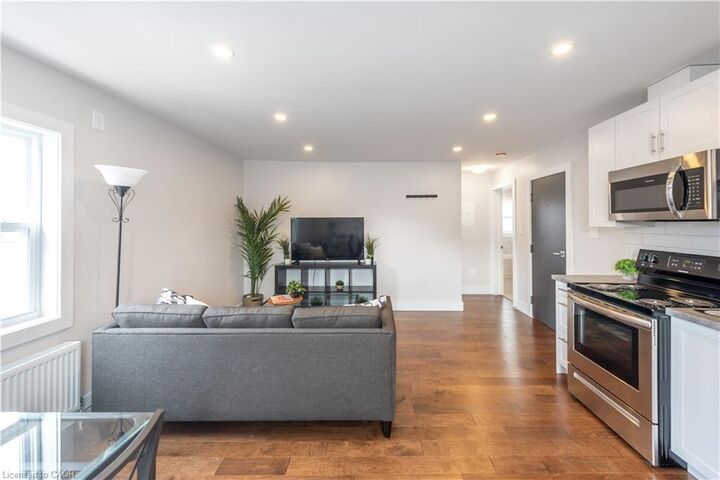 Property Photo:  35 Niagara Street 7  ON L2R 4K8 
