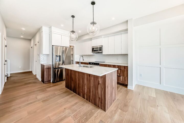 Property Photo:  4 Heritage Mews  AB T4C 2J8 