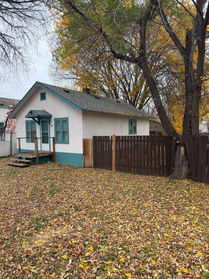 Property Photo: 762 9 Street SE AB T1A 1P4