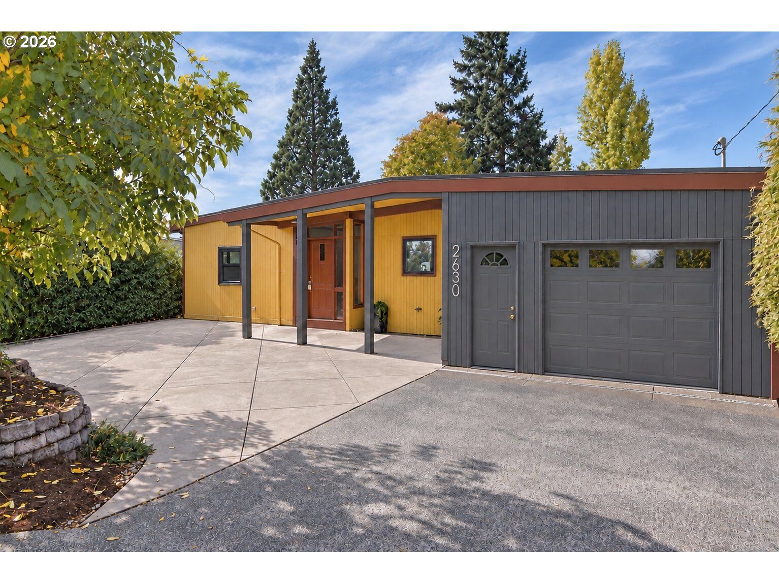 Property Photo: 2630 Elinor St OR 97403