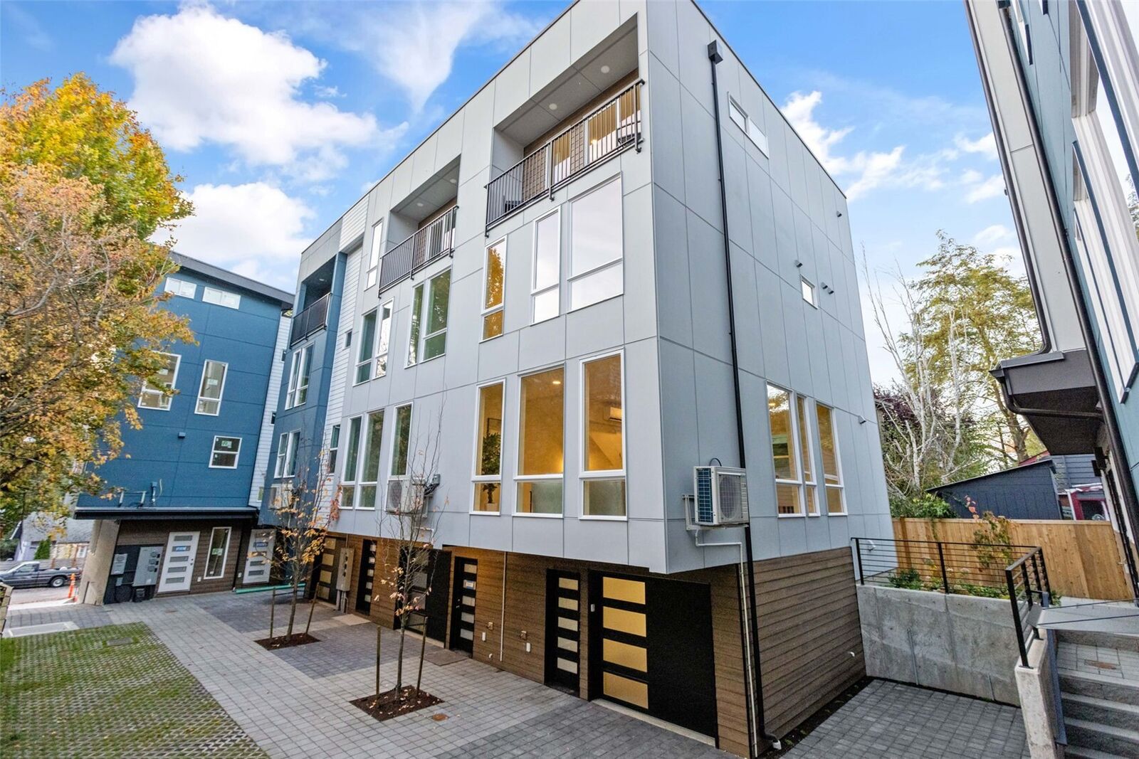 Property Photo: 7033 Delridge Way SW WA 98106
