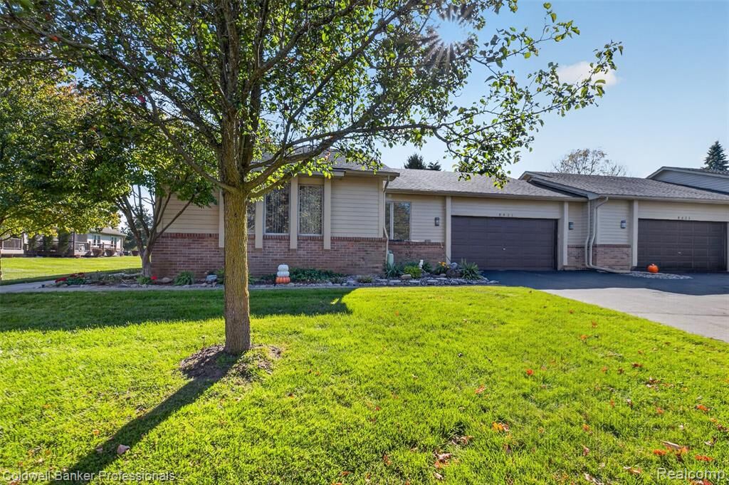 Property Photo:  8421 Solca Drive  MI 48386 