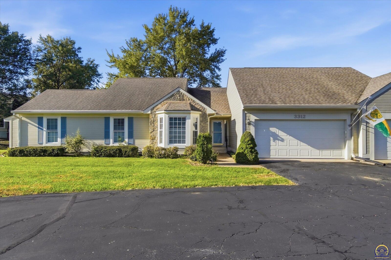 Property Photo:  3312 SW Belle Ave  KS 66614 