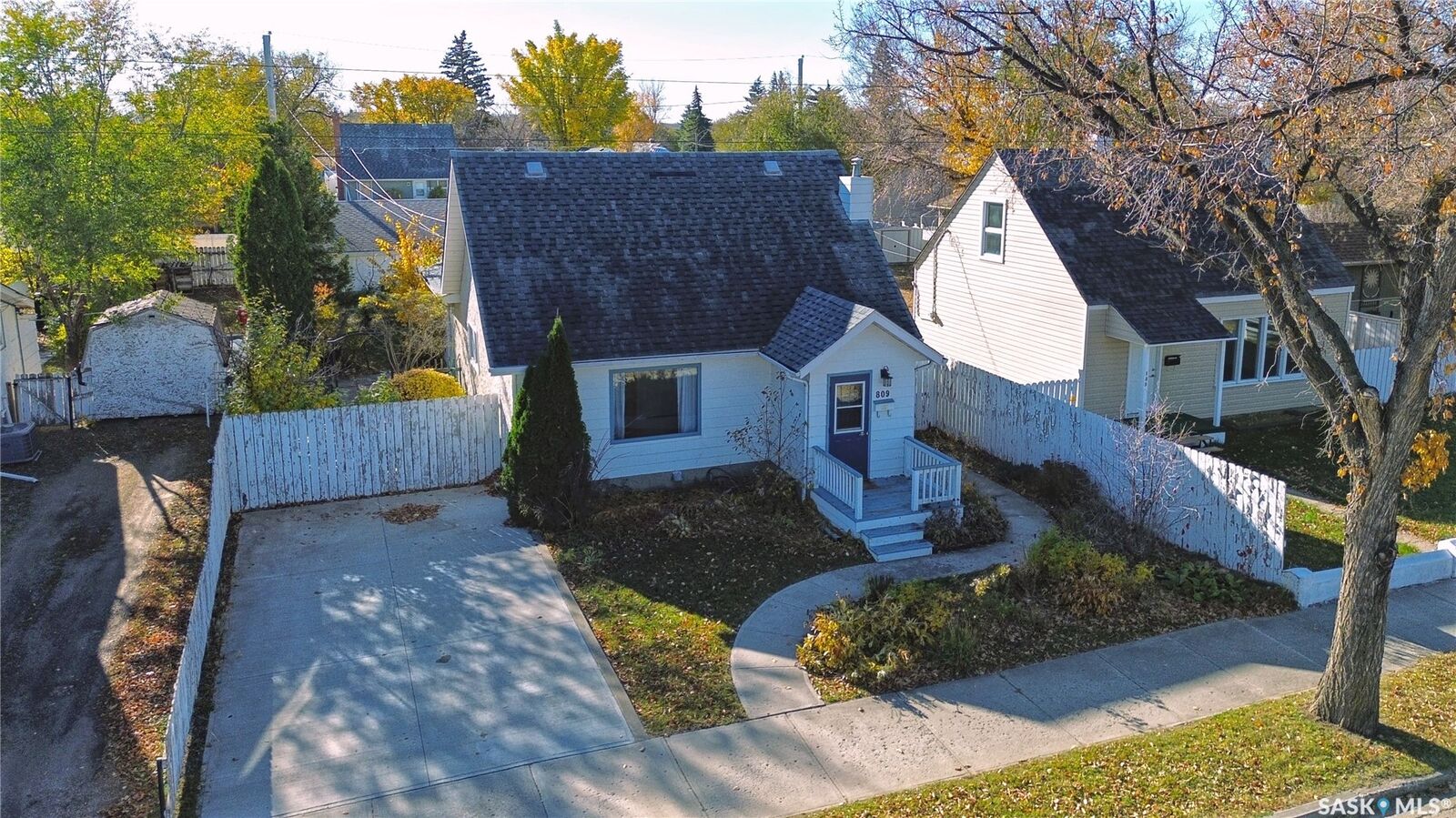 Property Photo:  809 Athabasca Street E  SK S6H 0M6 