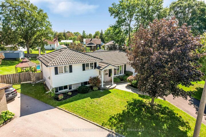 Property Photo: 31 Marsh Drive ON K8P 4P5