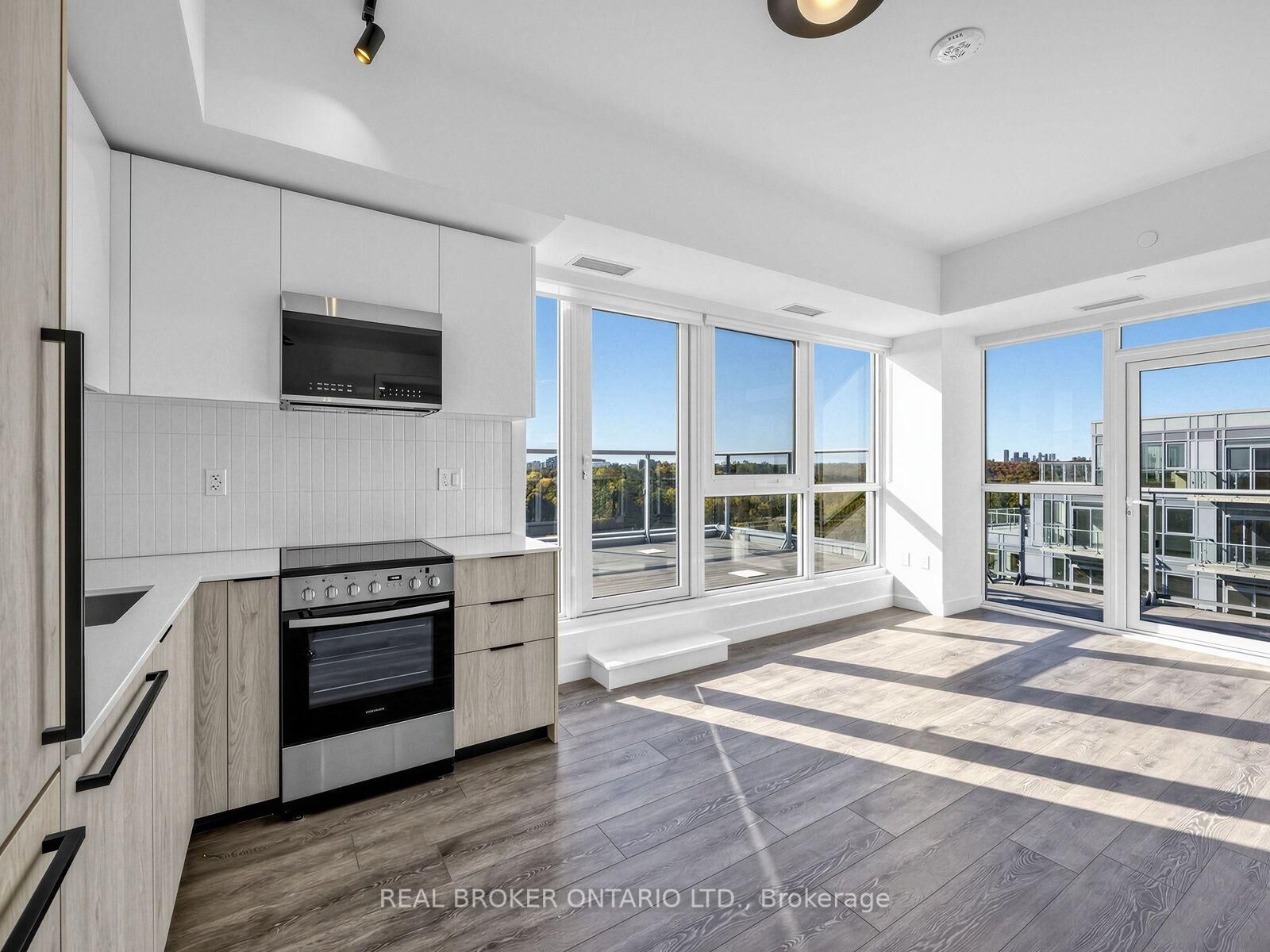 Property Photo:  1625 Military Trail 827  ON M1C 0G3 