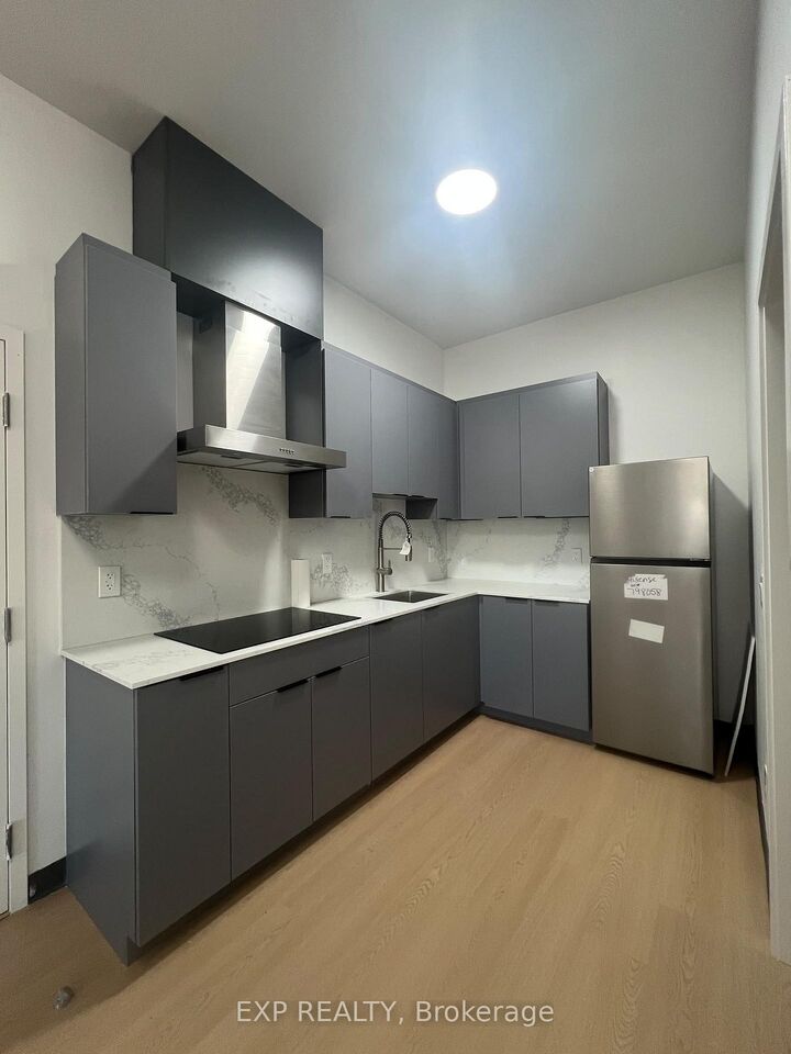 Property Photo:  264-268 Ottawa Street N 1  ON L8H 3Z9 