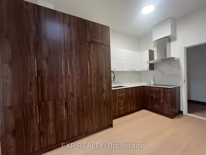 Property Photo:  268 Ottawa Street N 2  ON L8H 3Z9 
