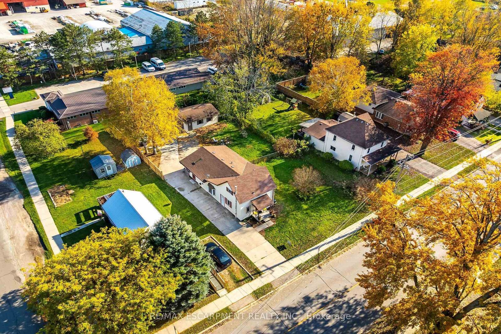 Photo de la propriété: 909 Tamarac Street ON N1A 2E5