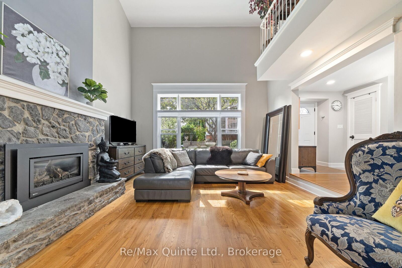Property Photo:  99 Bridge Street E 5  ON K8N 1M2 