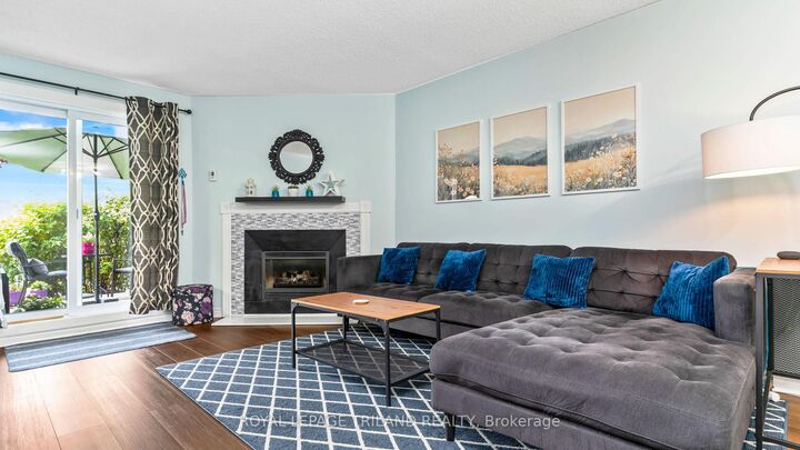 Property Photo:  735 Deveron Crescent 116  ON N5Z 4X8 