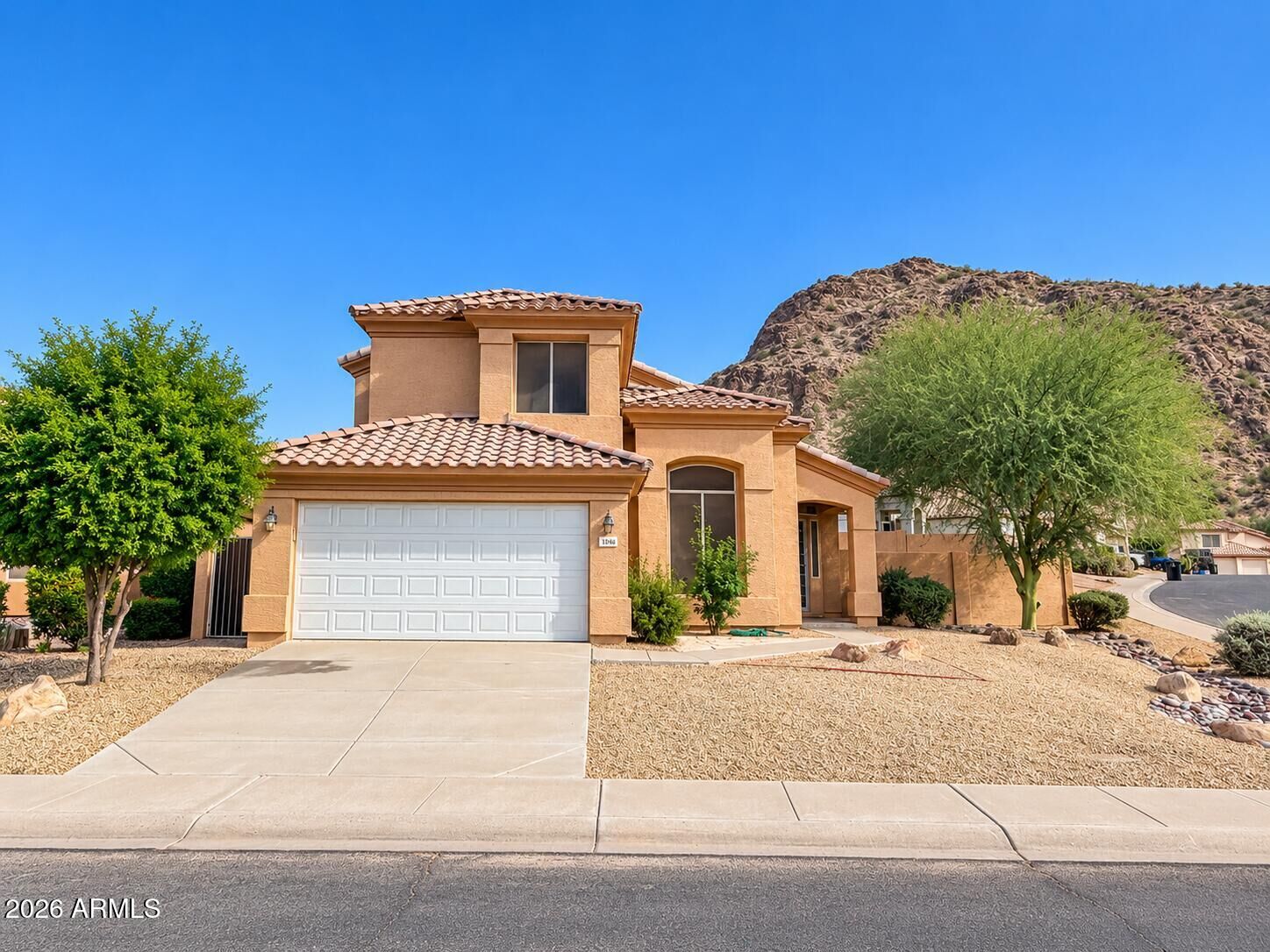 Property Photo: 1346 E Goldenrod Street AZ 85048