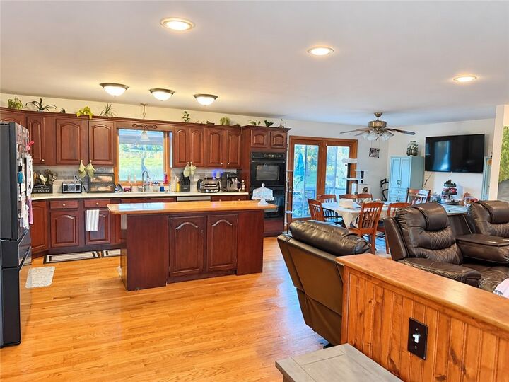 Property Photo:  238 W Hill Road  NY 12197 