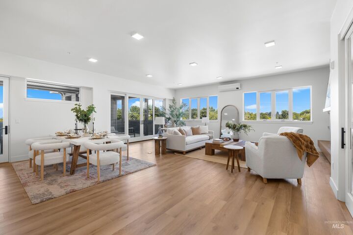 Property Photo: 55 E State St 302 ID 83616