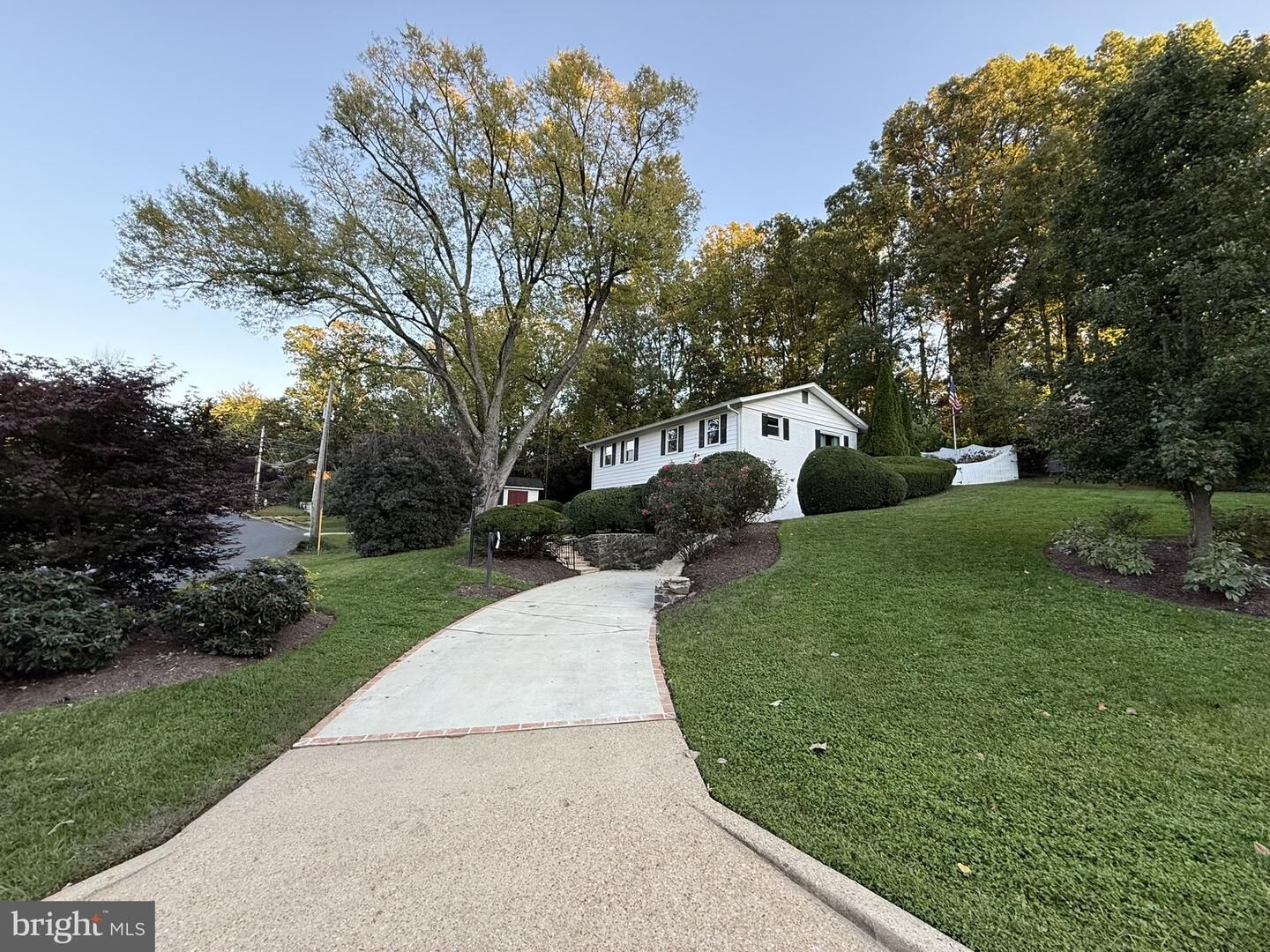 Property Photo: 3907 Forest Grove Drive VA 22003