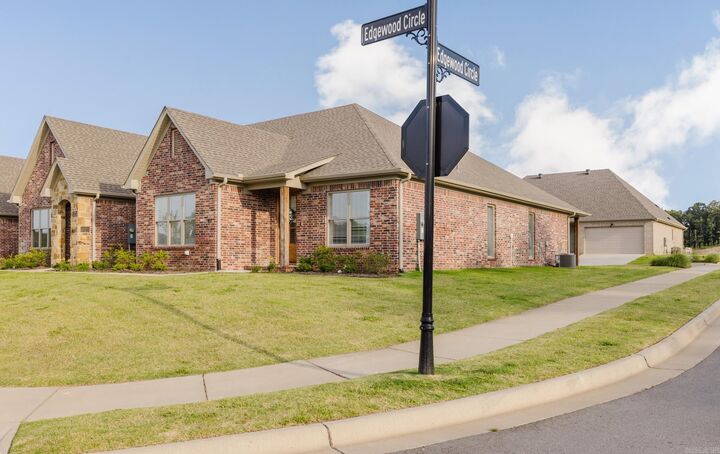Property Photo: 101 Edgewood Circle AR 72223-4970