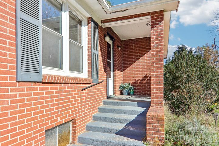 Property Photo: 81 Clement Street NC 28786
