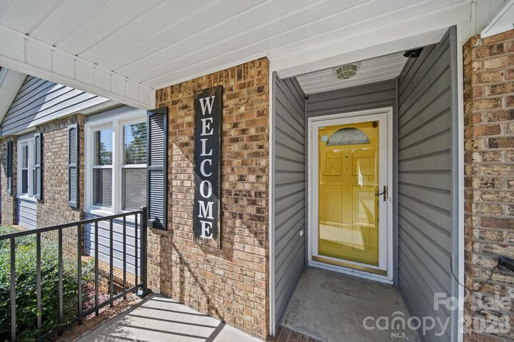 Property Photo:  2638 Castle Hill Road  NC 28052 