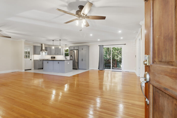 Property Photo:  1815 Dunbarton Drive  SC 29407 