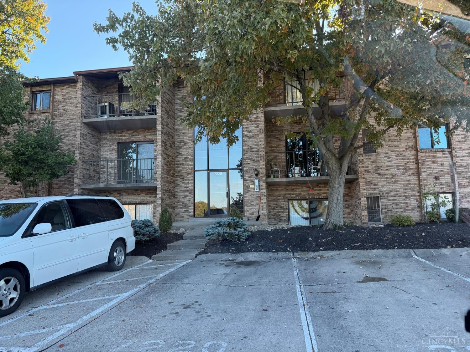 Property Photo:  7220 Creekview Drive  OH 45247 