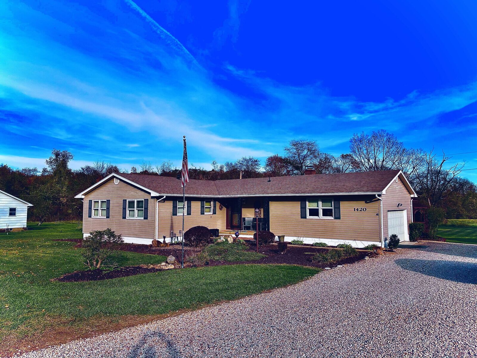 Property Photo:  1420 Redwood NE Drive  OH 43130 