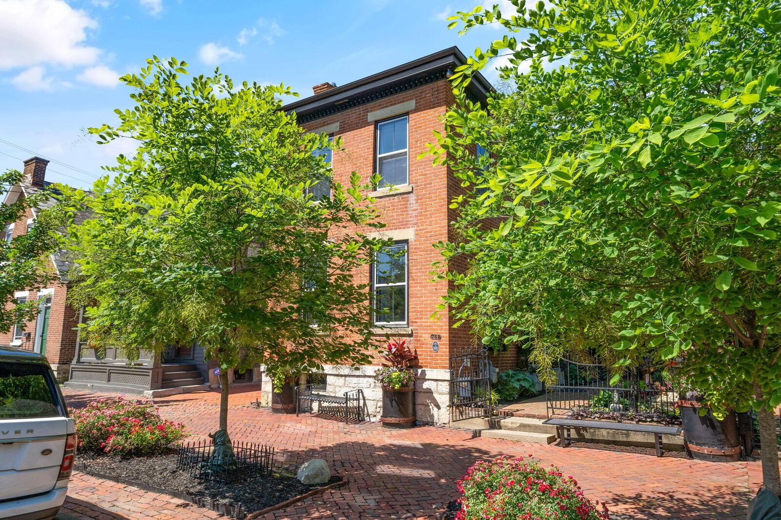 Property Photo:  763 Mohawk Street  OH 43206 