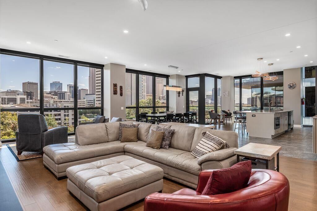 Property Photo: 225 John H McConnell Boulevard OH 43215
