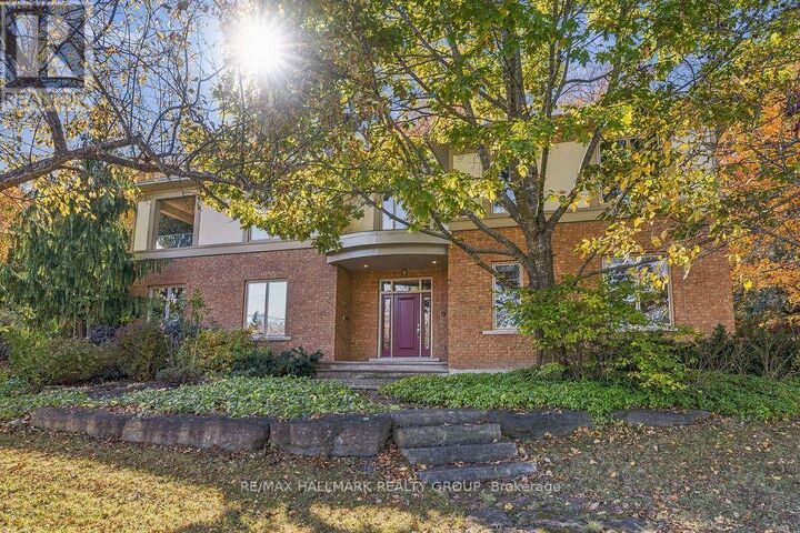 Property Photo: 5 Oriole Drive ON K1J 7E8