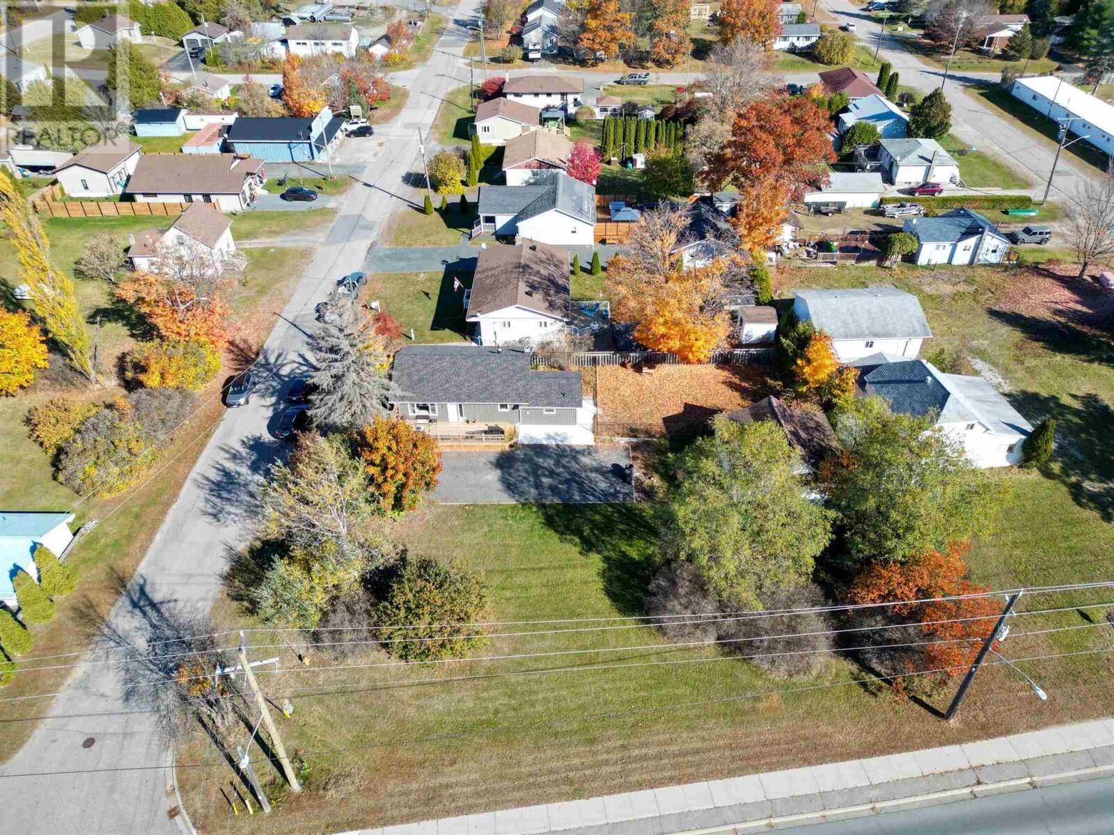 Property Photo:  6 Victoria Ave  ON P0R 1B0 