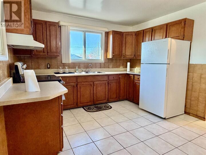 Property Photo:  221 Hillside Dr S  ON P5A 1N6 