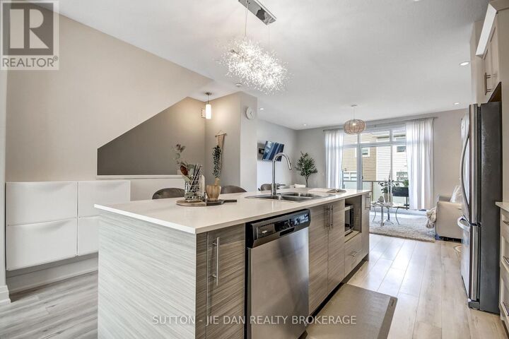 Property Photo: 3025 Singleton Avenue 78 ON N6L 0E6