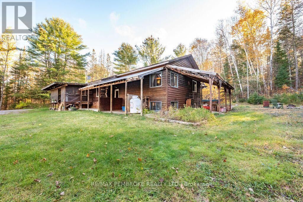 Property Photo: 995 Schutt Road ON K0J 2E0