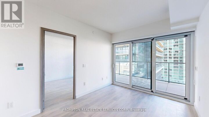 Property Photo:  3 Concord Cityplace Way 2906  ON M5V 0X3 