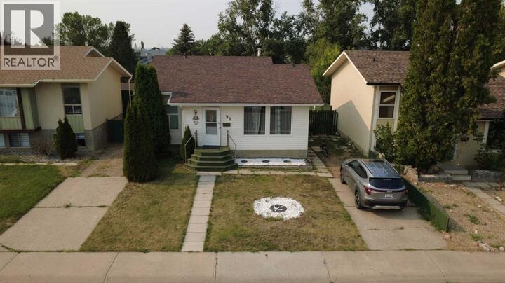 Property Photo:  96 Simpson Crescent Southeast  AB T1B 2R9 