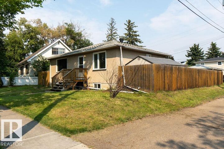 Property Photo:  12303 131 Street NW  AB T5L 1N2 