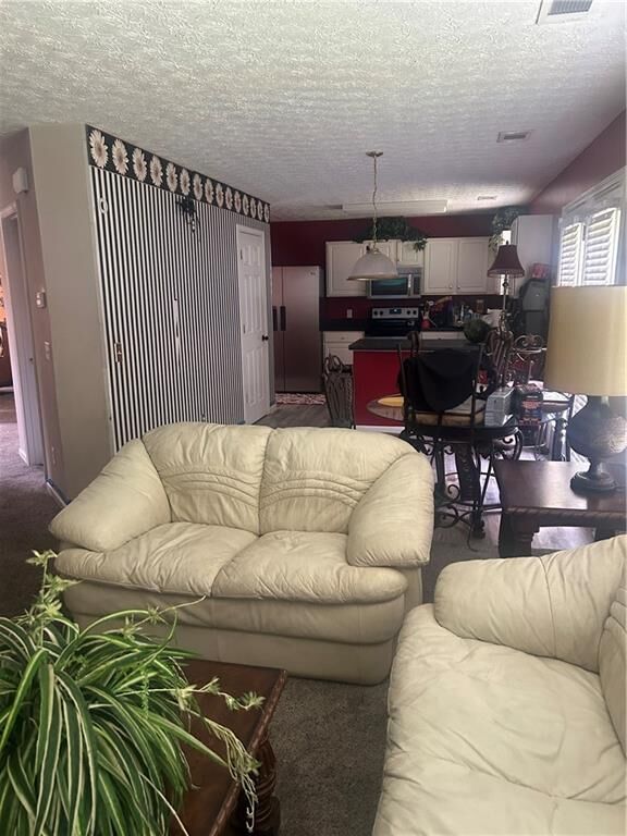 Property Photo:  922 Thorny Lane  GA 30017 