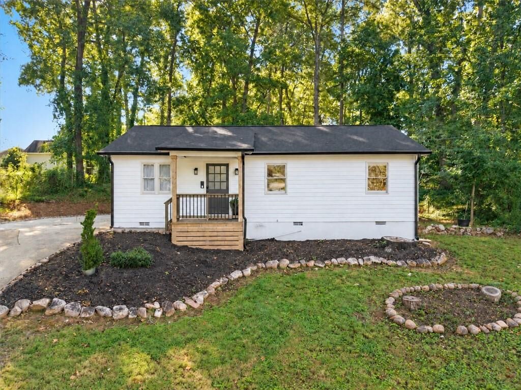 Property Photo:  881 Brighton Drive  GA 30043 