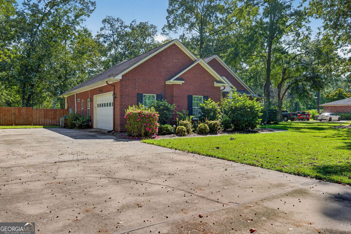 Property Photo: 830 Bradwell Street GA 31313
