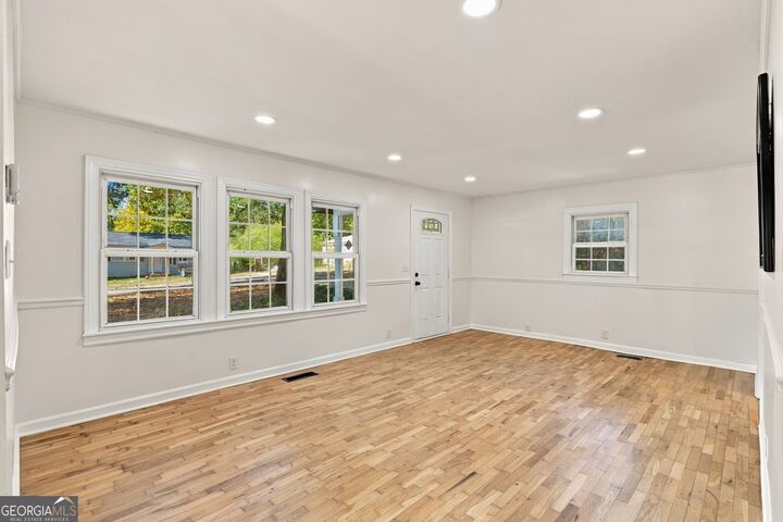 Property Photo: 8 Pinecrest Drive NW GA 30165