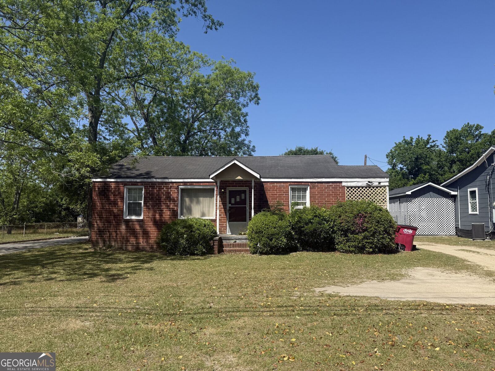 Property Photo:  1852 Christian Avenue  GA 31204 